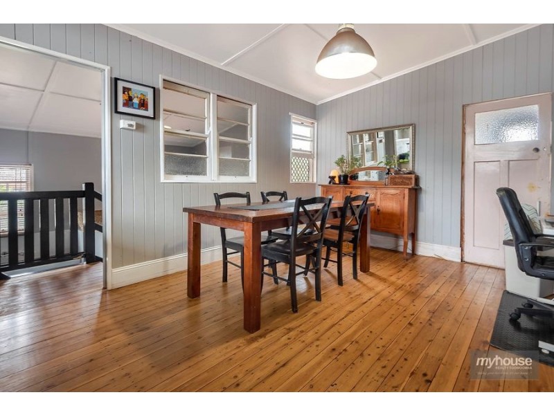 33 Gladstone Street, Newtown QLD 4350