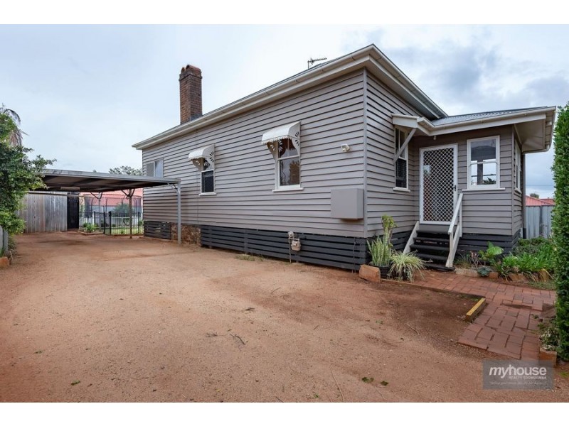 33 Gladstone Street, Newtown QLD 4350