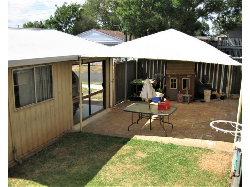 20 Drayton Road, Harristown QLD 4350