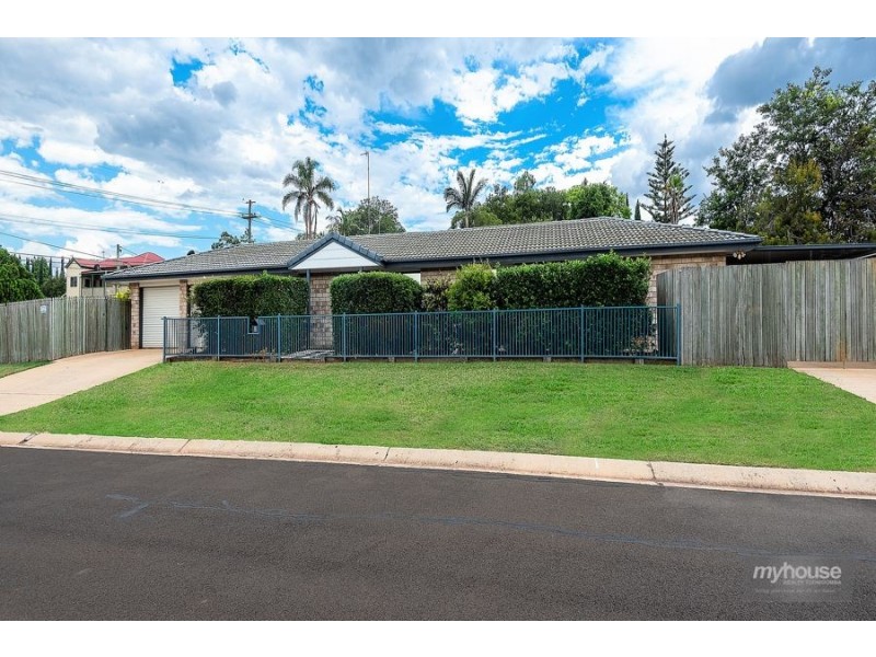 2 Baird street, Kearneys Spring QLD 4350