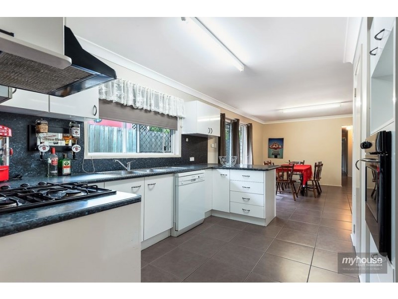 2 Baird street, Kearneys Spring QLD 4350