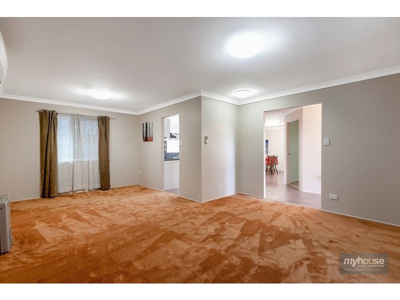 2 Baird street, Kearneys Spring QLD 4350