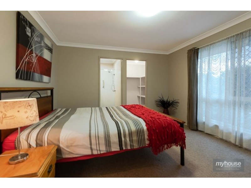 2 Baird street, Kearneys Spring QLD 4350