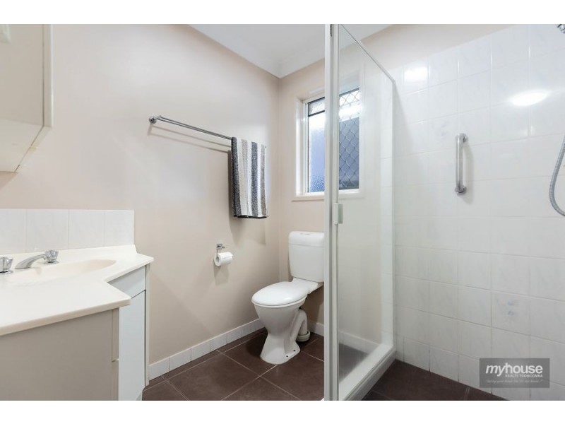 2 Baird street, Kearneys Spring QLD 4350