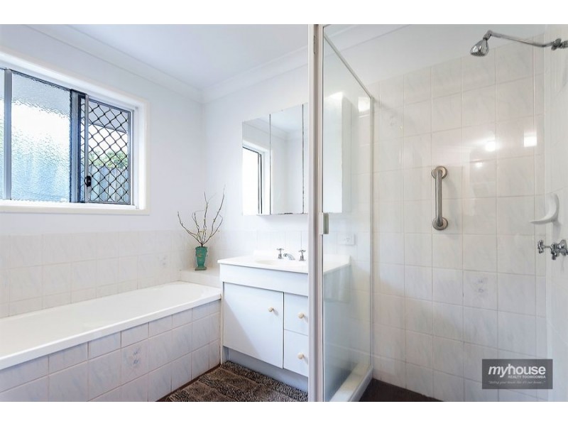 2 Baird street, Kearneys Spring QLD 4350