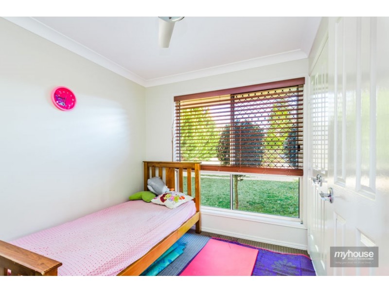 35 Willowburn Drive, Rockville QLD 4350