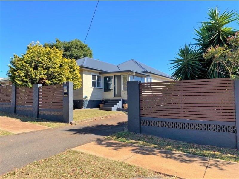 7 Drayton Road, Harristown QLD 4350