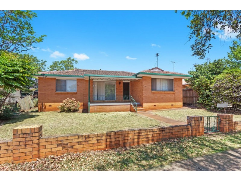 36 Hursley Road, Newtown QLD 4350