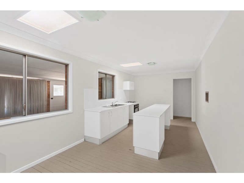 36 Hursley Road, Newtown QLD 4350