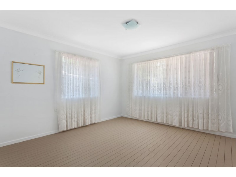 36 Hursley Road, Newtown QLD 4350