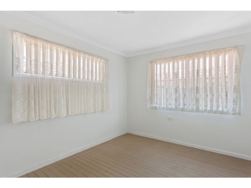 36 Hursley Road, Newtown QLD 4350