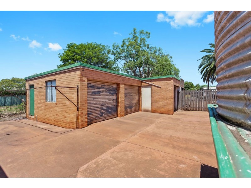36 Hursley Road, Newtown QLD 4350