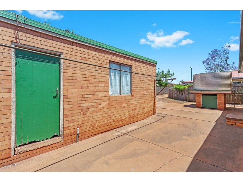 36 Hursley Road, Newtown QLD 4350