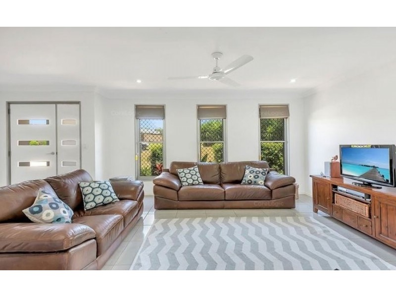 1 Honeyeater Drive, Highfields QLD 4352