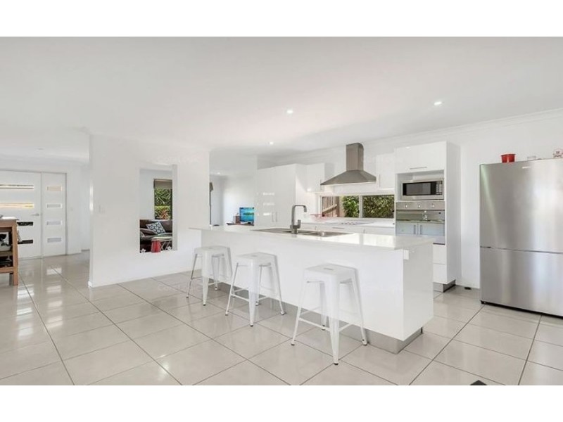 1 Honeyeater Drive, Highfields QLD 4352
