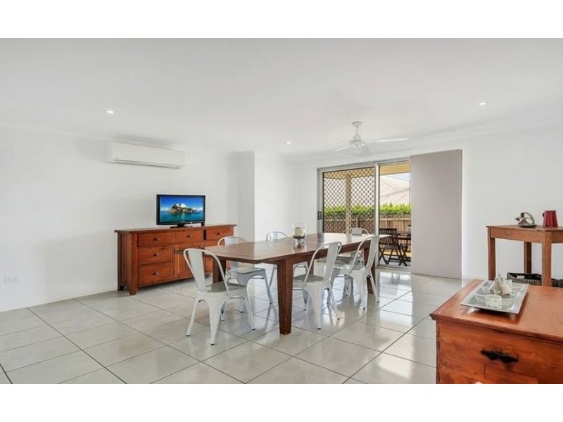 1 Honeyeater Drive, Highfields QLD 4352