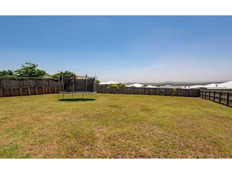 1 Honeyeater Drive, Highfields QLD 4352