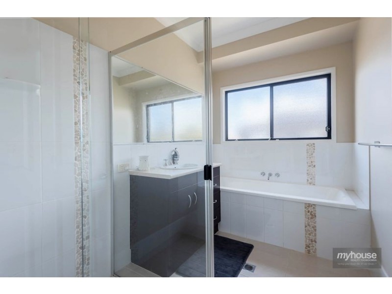 5 Northerly Drive, Hodgson Vale QLD 4352