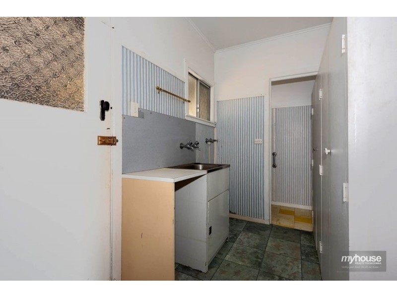 30 Gregory Street, Harlaxton QLD 4350