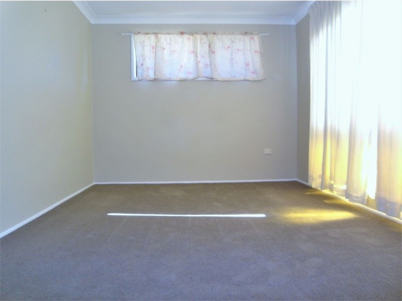 16 Hazel Street, Centenary Heights QLD 4350