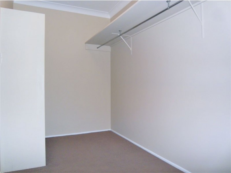 16 Hazel Street, Centenary Heights QLD 4350