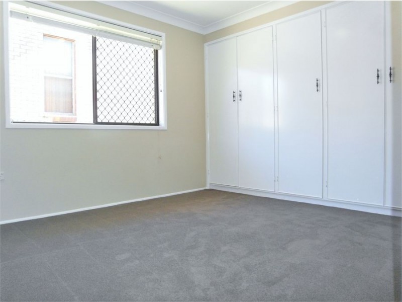 16 Hazel Street, Centenary Heights QLD 4350