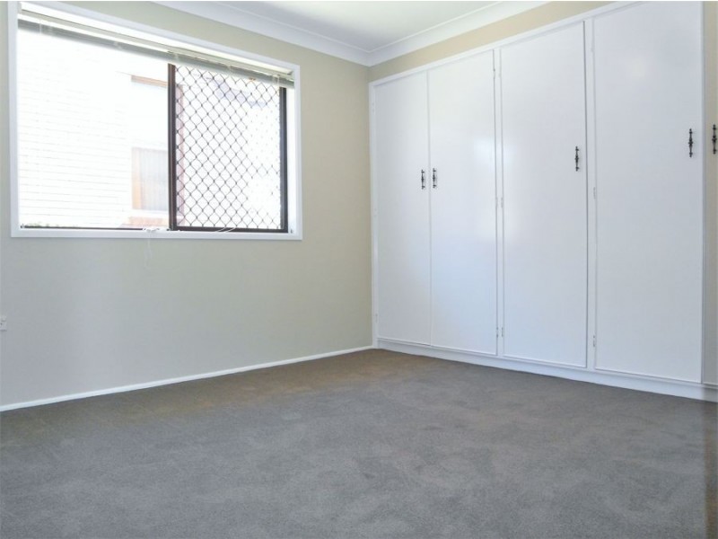 16 Hazel Street, Centenary Heights QLD 4350