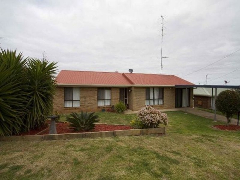 8 Bhutan Court, Newtown QLD 4350