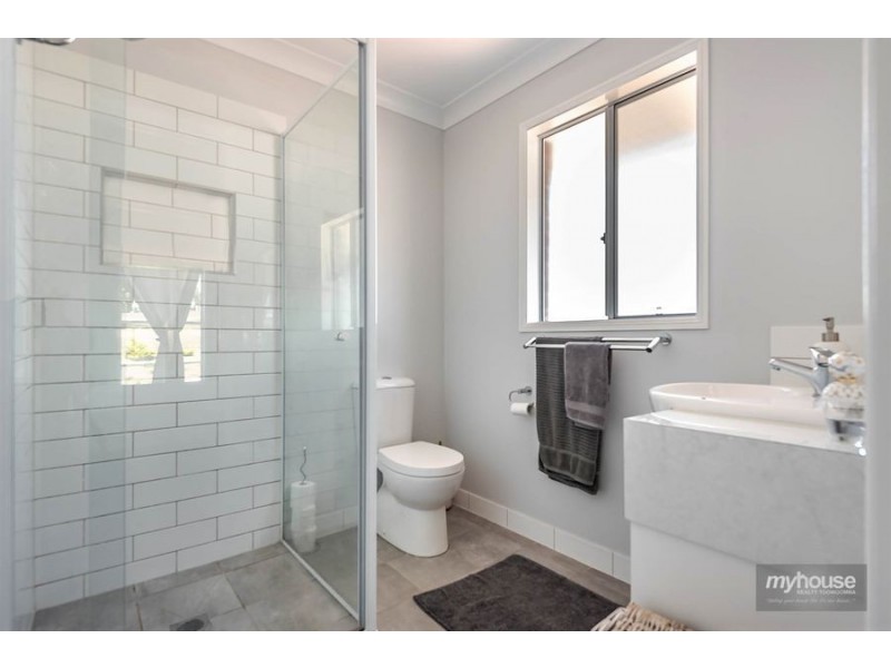 6 Butler Street, Greenmount QLD 4359