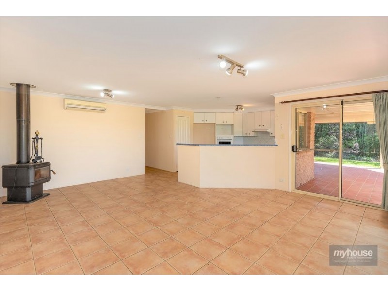 12 Tower Crescent, Gowrie Junction QLD 4352