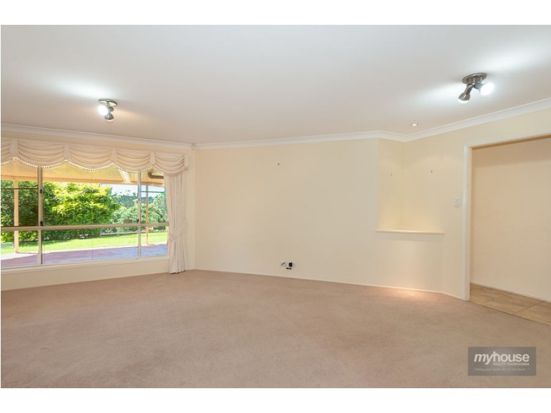 12 Tower Crescent, Gowrie Junction QLD 4352