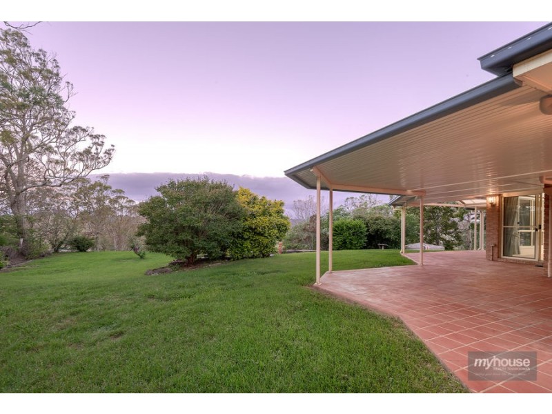 12 Tower Crescent, Gowrie Junction QLD 4352