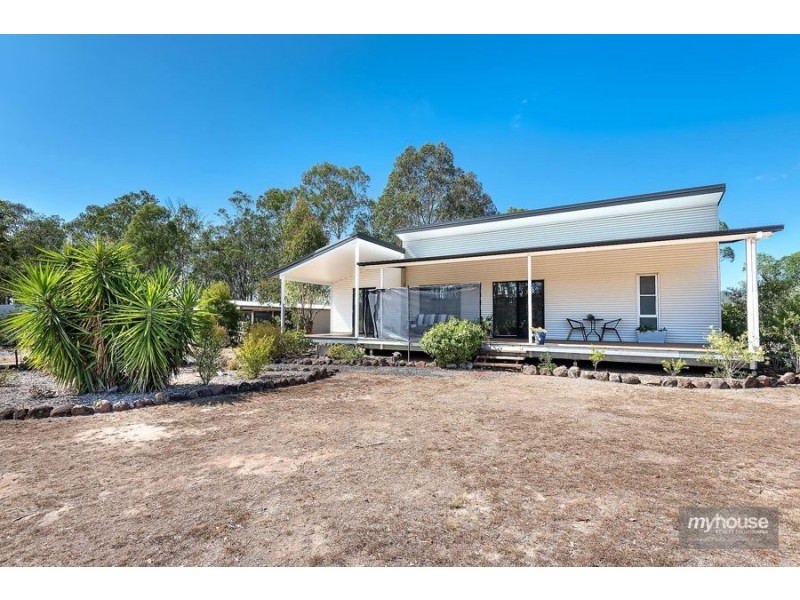 8 Glencoe Road, Withcott QLD 4352