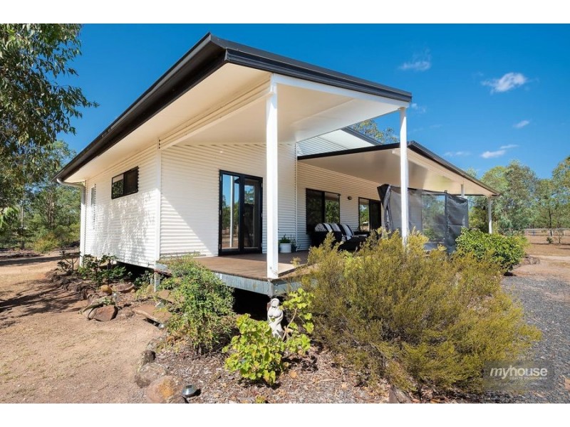 8 Glencoe Road, Withcott QLD 4352