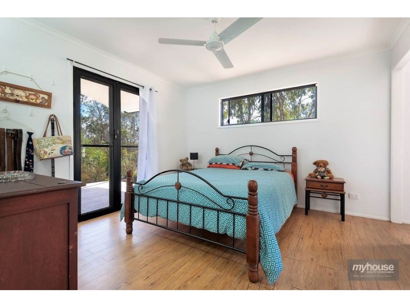 8 Glencoe Road, Withcott QLD 4352
