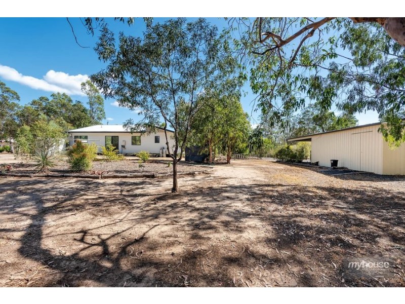 8 Glencoe Road, Withcott QLD 4352