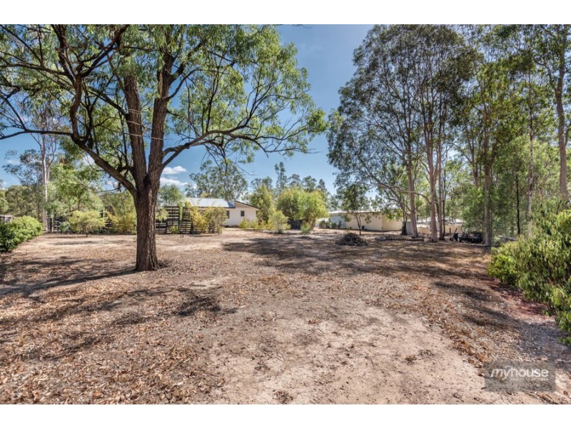 8 Glencoe Road, Withcott QLD 4352