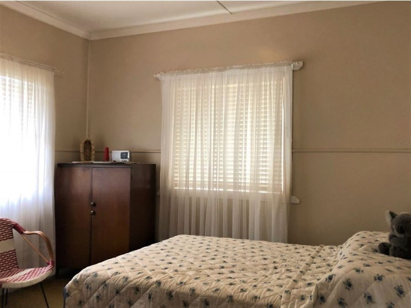 12 Betty Street, Newtown QLD 4350