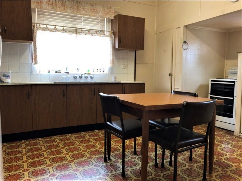 12 Betty Street, Newtown QLD 4350