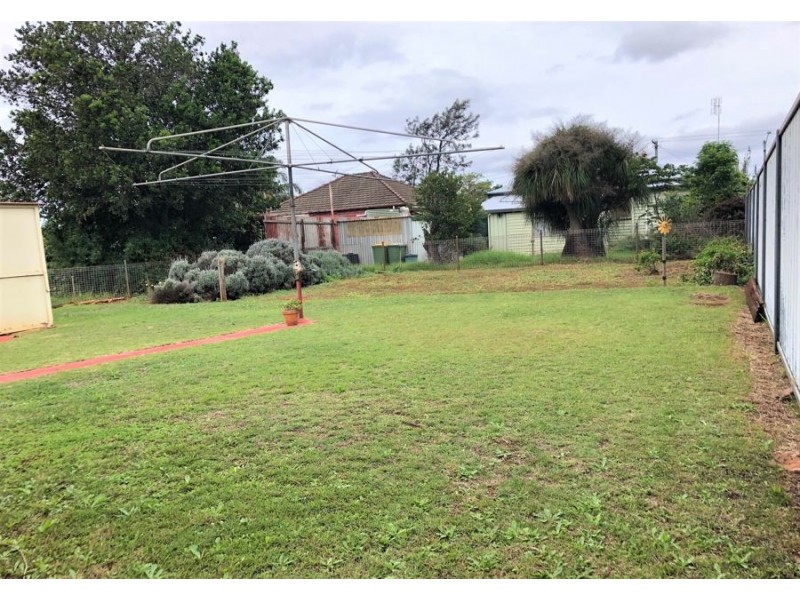 12 Betty Street, Newtown QLD 4350