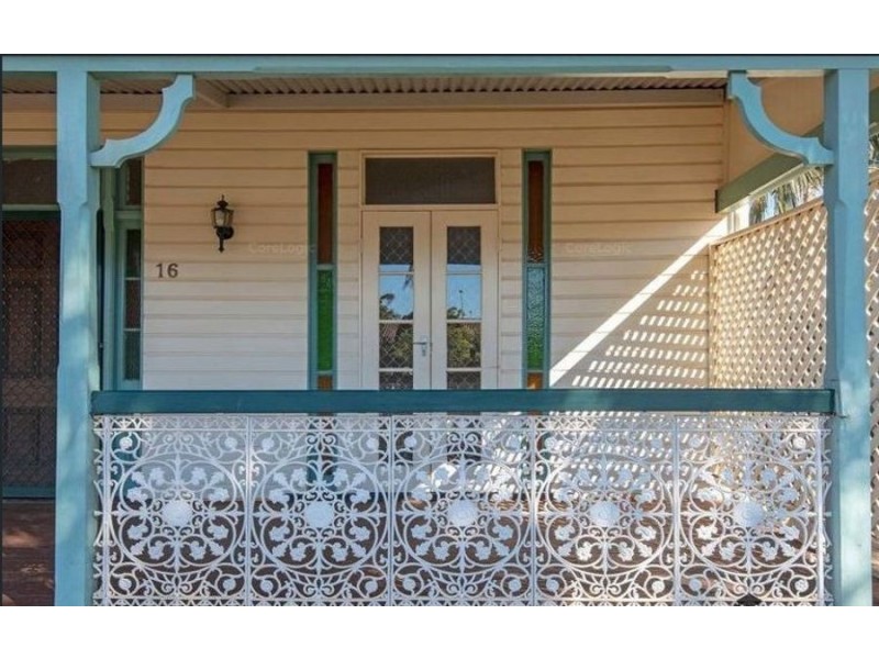 16 Gatfield Street, Newtown QLD 4350