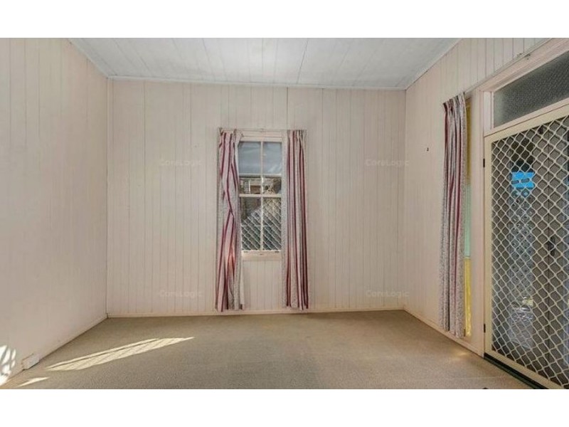 16 Gatfield Street, Newtown QLD 4350