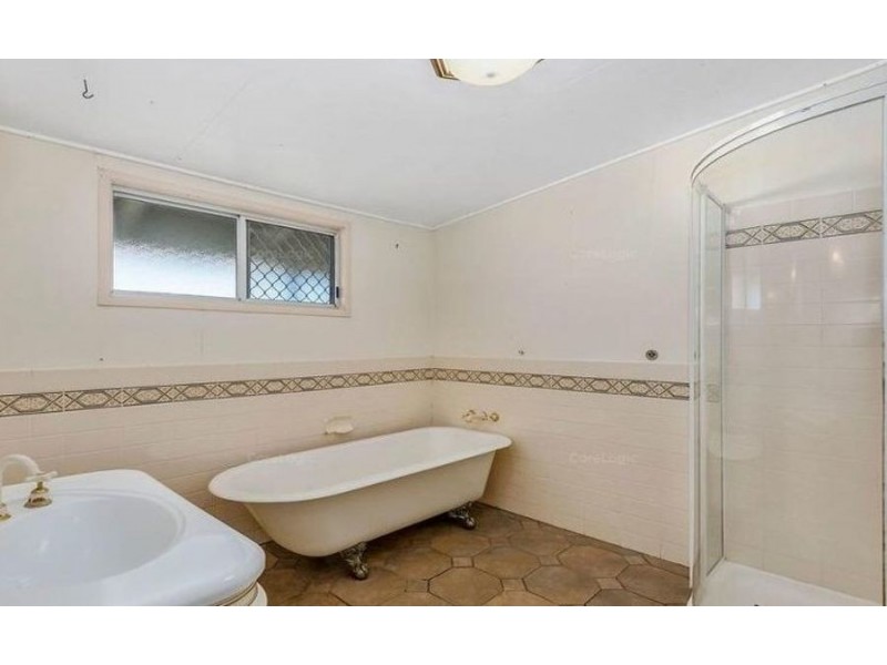 16 Gatfield Street, Newtown QLD 4350
