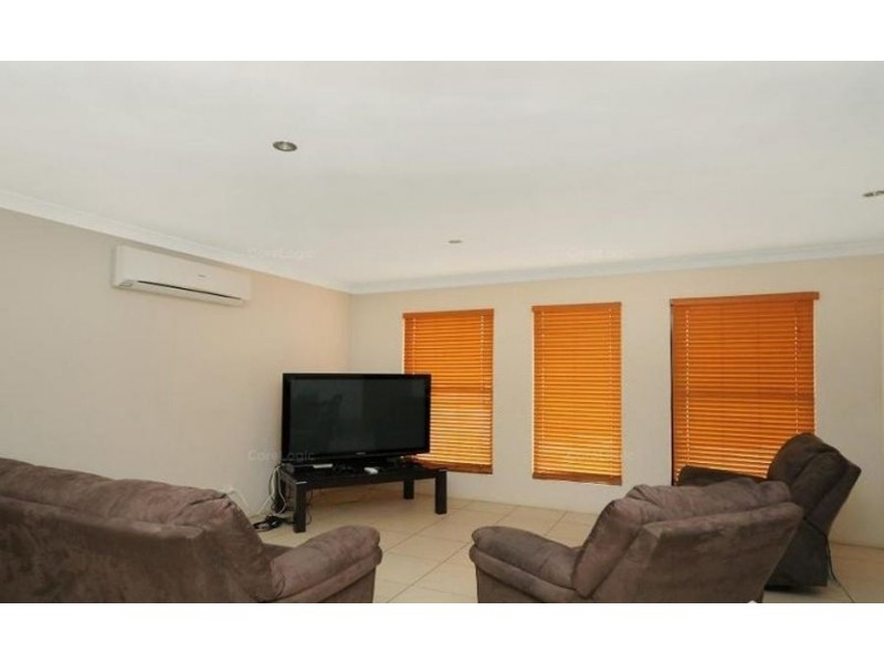 3/301B James Street, Newtown QLD 4350