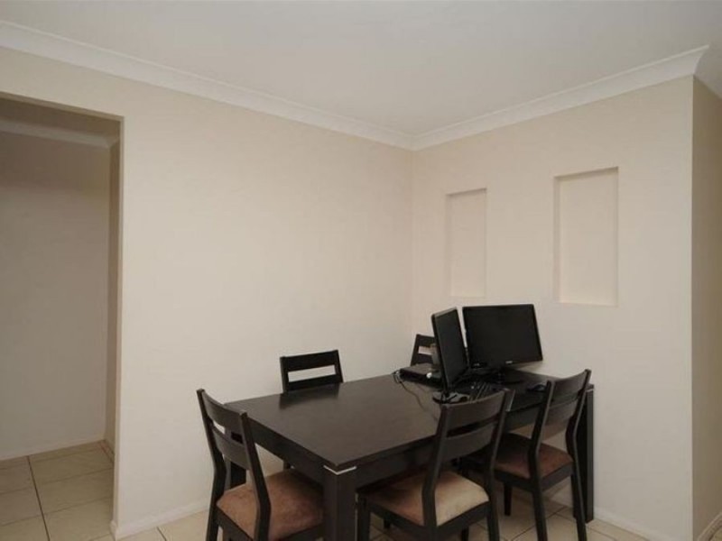 3/301B James Street, Newtown QLD 4350