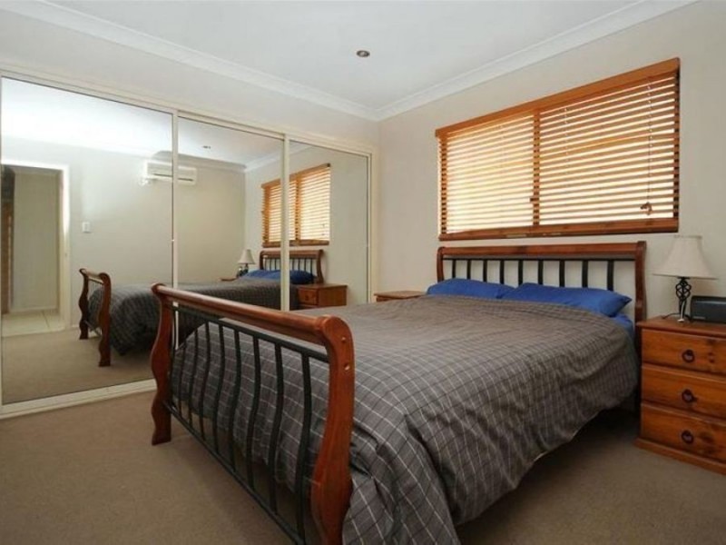 3/301B James Street, Newtown QLD 4350