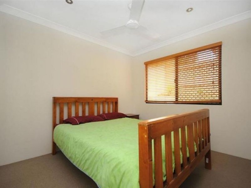 3/301B James Street, Newtown QLD 4350