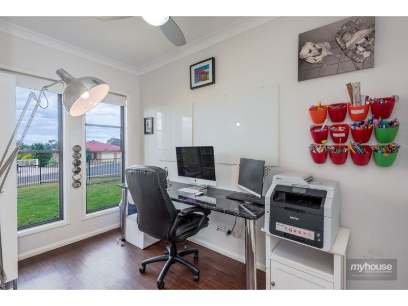 11 Kurrajong Court, Meringandan West QLD 4352
