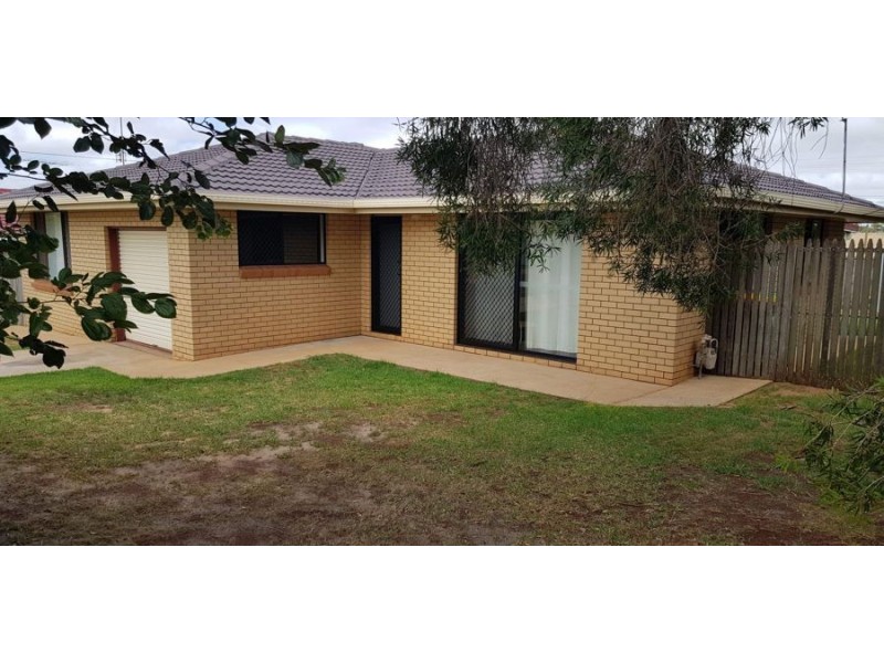 5 Ulm Court, Wilsonton QLD 4350