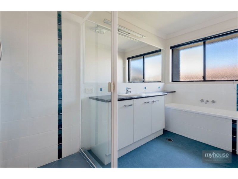 3 Jacaranda Court, Westbrook QLD 4350